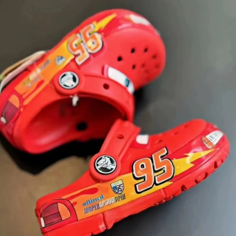 Lightning Mcqueen Pixar Crocs flashing light Outdoor beach slippers Cute Cartoon anime Pool anti slip No95 cars slippers