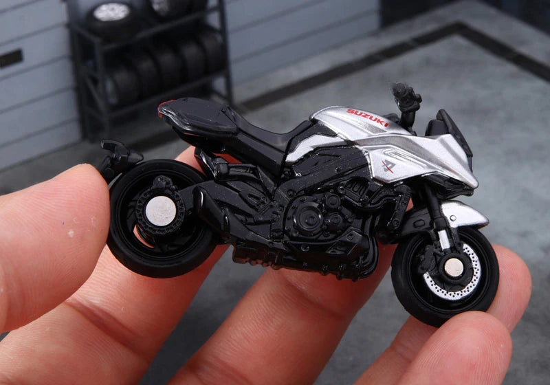 TOMY SUZUKI KATANA Motorcycle Alloy Car Diecasts & Toy Vehicles Car Model Miniature Scale Model Car For Children Out of Print