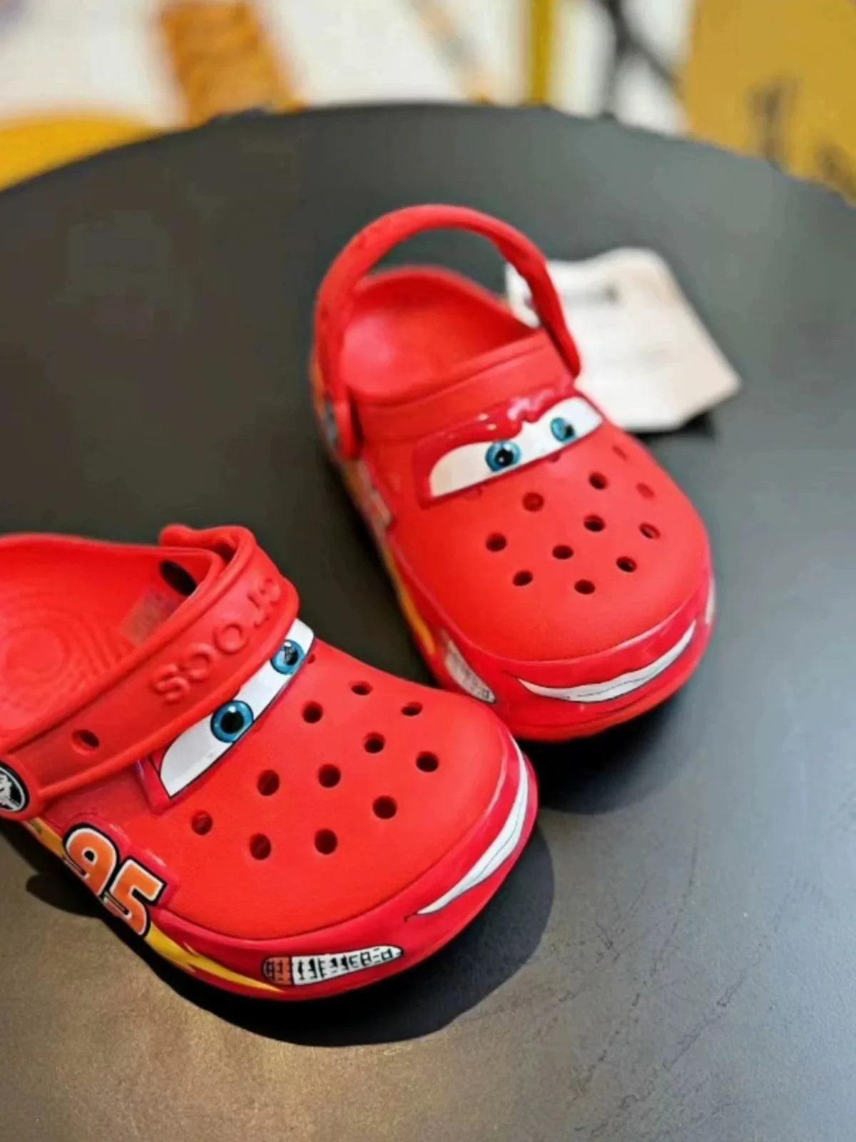 Lightning Mcqueen Pixar Crocs flashing light Outdoor beach slippers Cute Cartoon anime Pool anti slip No95 cars slippers