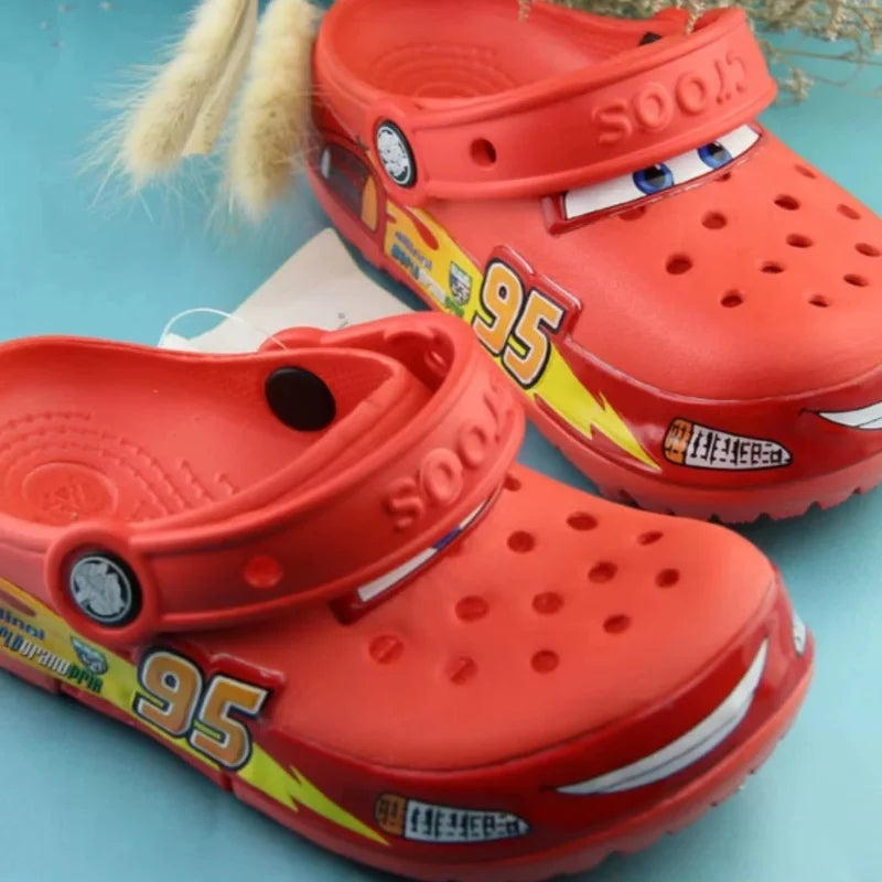 Lightning Mcqueen Pixar Crocs flashing light Outdoor beach slippers Cute Cartoon anime Pool anti slip No95 cars slippers